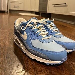 Women’s Air Max 90s ‘First Use’ Edition Size 9.5
